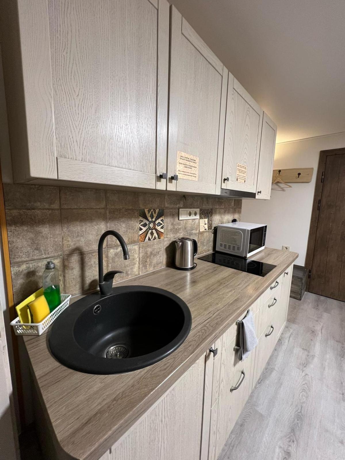Kubu Ground Floor Rooms Klaipėda Dış mekan fotoğraf